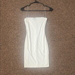 Elegant White Strapless Dress